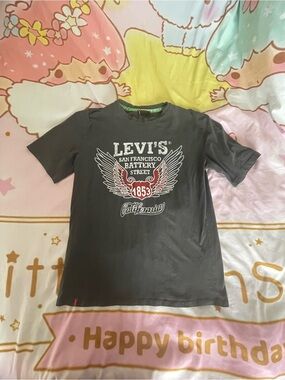 Levi's Black Tee